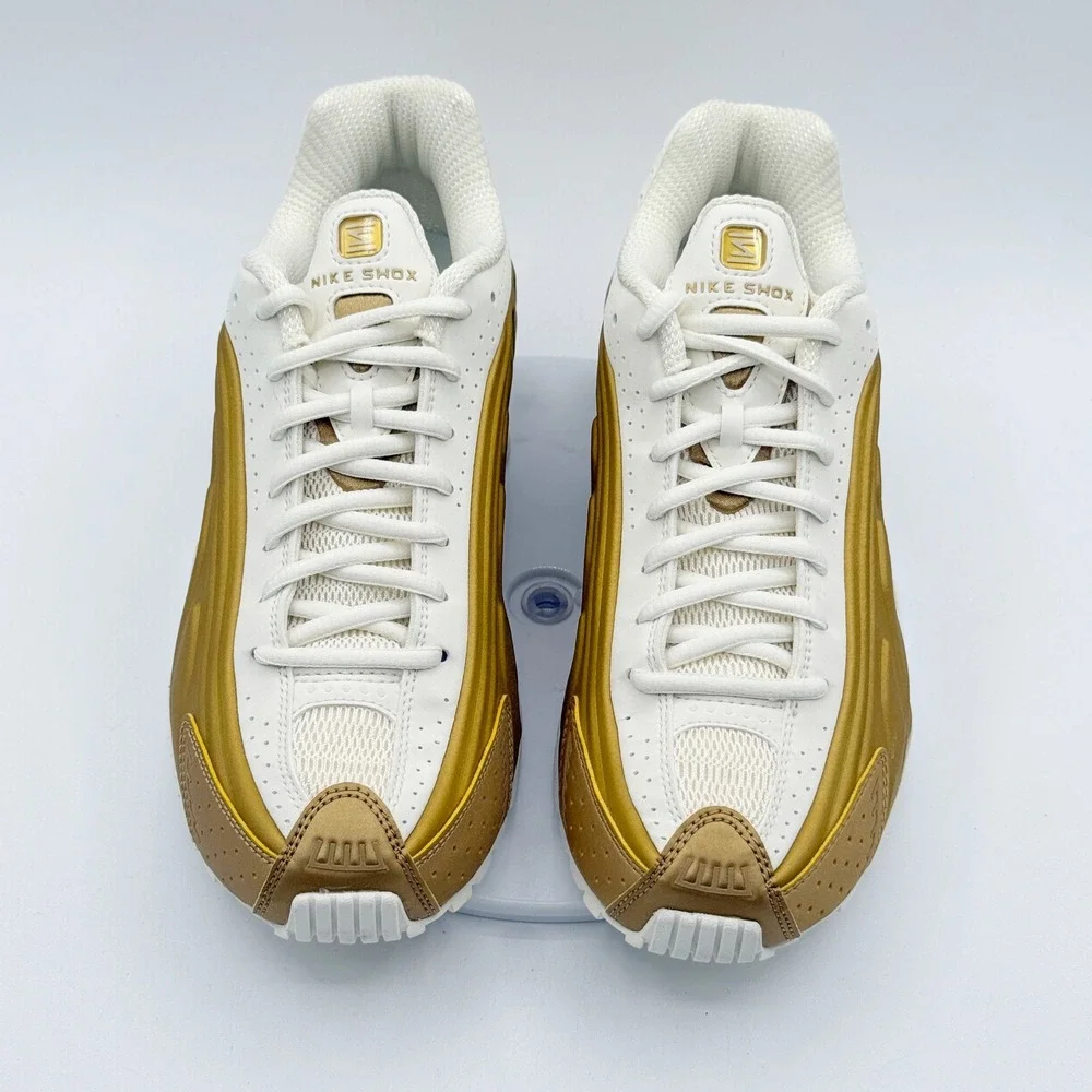 Nike Shox R4 Size 9.5 Womens Pearl/Metallic Gold AR3565-010, NEW